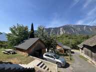 LA TOUR EN MAURIENNE LE CHATEL Beaucoup de charme pour cette maison récente de 145 m2 + superbe terrasse de 40 m2 offrant une vue panoramique imprenable et très ensoleillée — photo 4