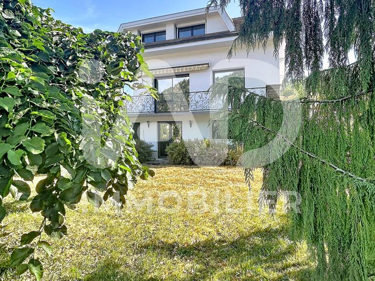 Vente Maison/villa 8 pièces — photo 1