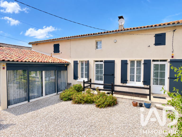 Vente Maison/villa 8 pièces — photo 1