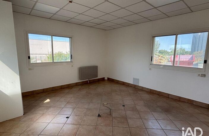 Location Hangar 558 m&sup2; — photo 5