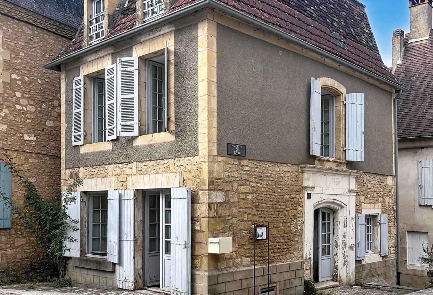 Maison a louer centre village — photo 1