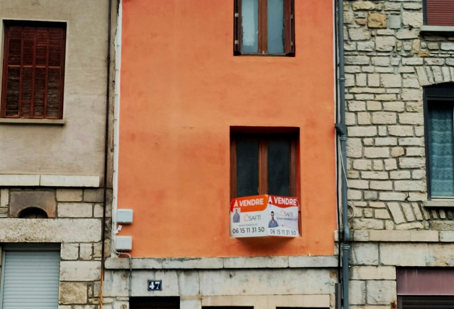 IMMEUBLE DE RAPPORT  FORTE RENTABILITÉ  SALINS-LES-BAINS (JURA) — photo 1