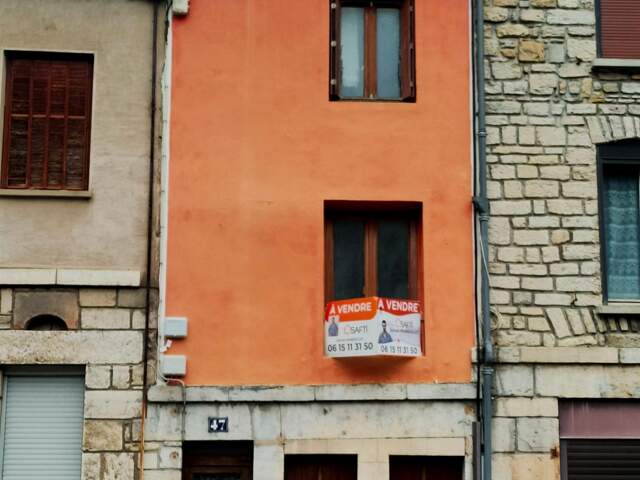 IMMEUBLE DE RAPPORT  FORTE RENTABILITÉ  SALINS-LES-BAINS (JURA) — photo du bien