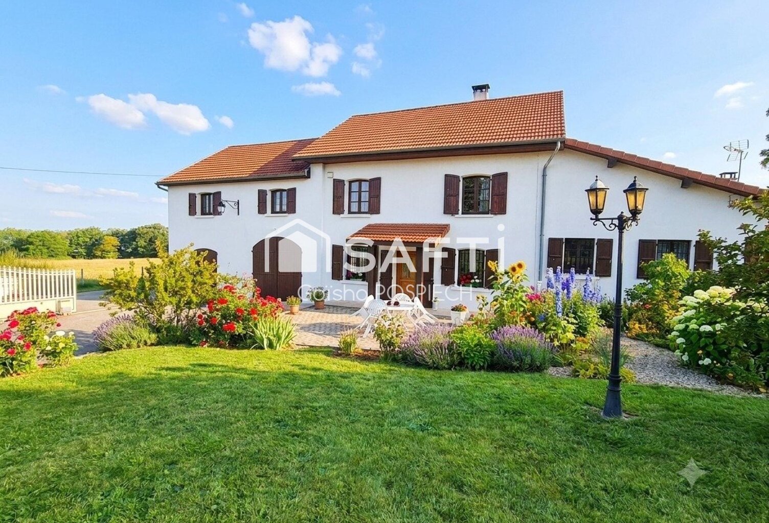 Maison 135 m² - 5 pièces avec dépendances et jardin, environnement calme — photo 1