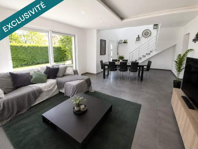 Laissez-vous séduire par cette magnifique maison contemporaine où confort, modernité et qualité de vie se rencontrent. — photo du bien
