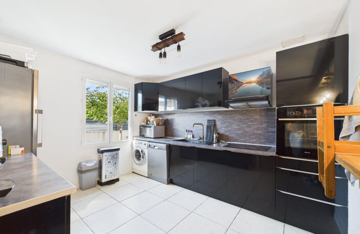 Maison familiale de plain-pied avec piscine, sans vis-à-vis — photo 3