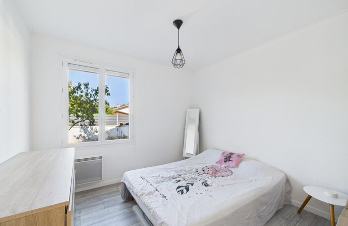 Maison familiale de plain-pied avec piscine, sans vis-à-vis — photo 4