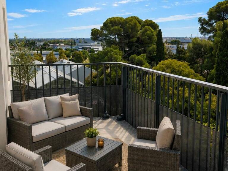 T2 dernier étage, terrasse, vue dégagée... petite  vue mer ! — photo 1