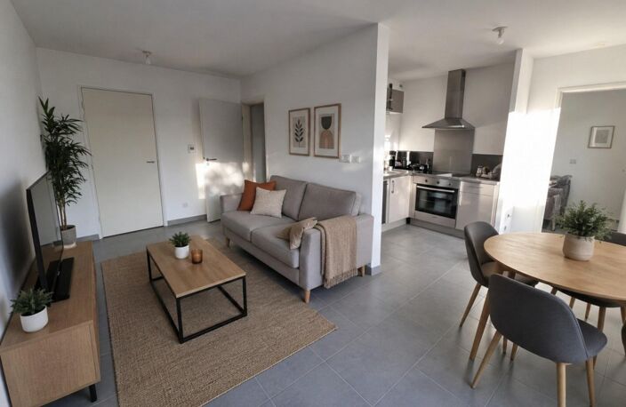 T2 dernier étage, terrasse, vue dégagée... petite  vue mer ! — photo 2