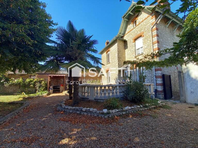Maison bourgeoise en pierre de 9 pièces avec garage et terrain — photo 1