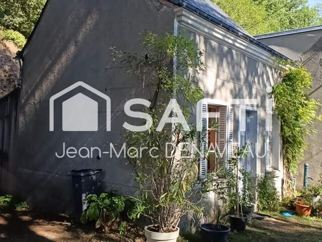 mignonne maison avec terrasse et jardin — photo du bien