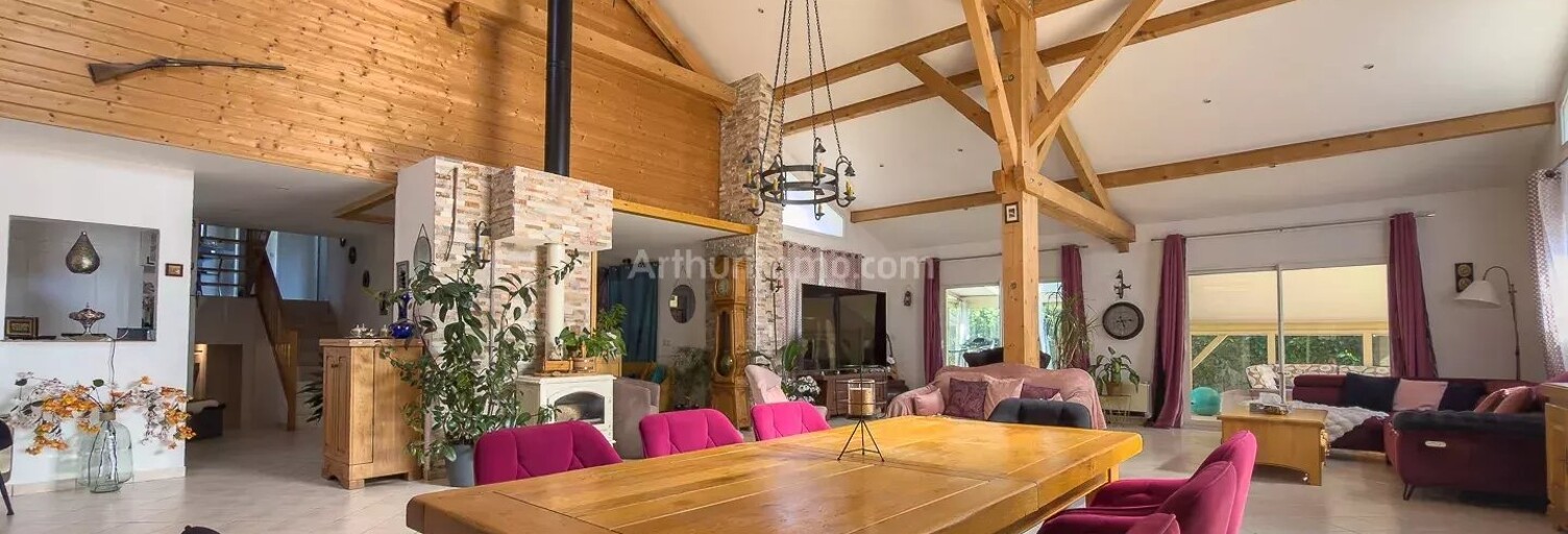 Maison 6 Pièces 210 m² à vendre à Morestel (38510)