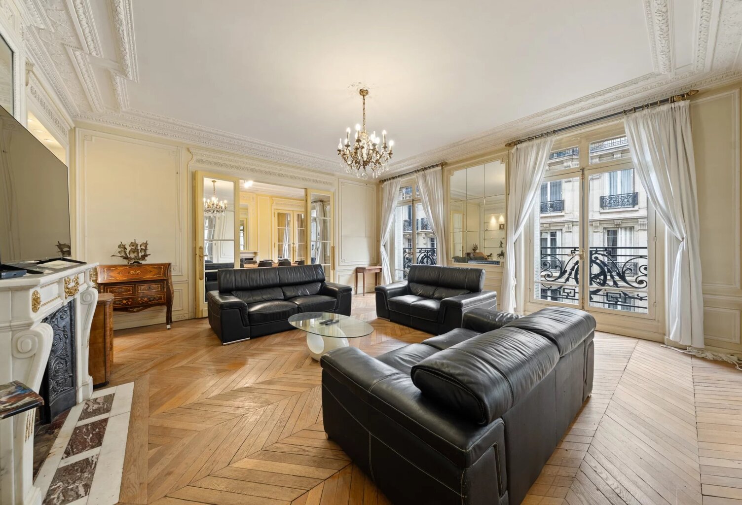Paris XVII – Plaine Monceau | Appartement de réception haussmannien d'exception – Environ 300 m² — photo 1