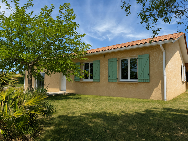Maison familiale de plain-pied   148 m2   5 chambres   Aucun — photo du bien