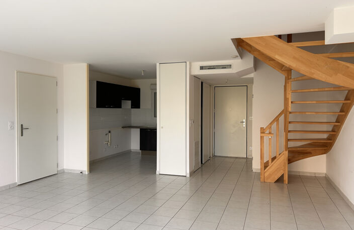 A LOUER - Maison 5 pièces avec garage et jardin à Eguzon — photo 2