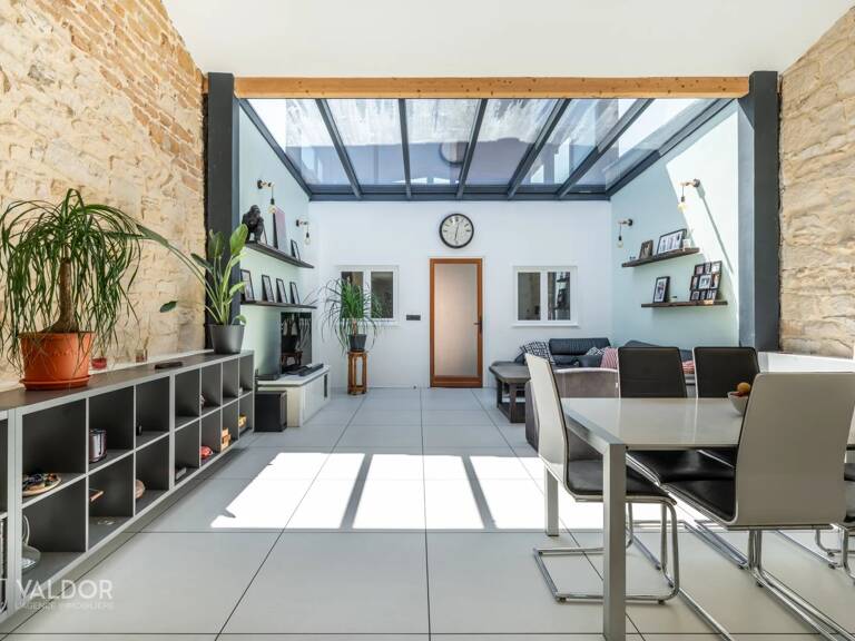 Maison de ville avec deux terrasses et garage — photo 1