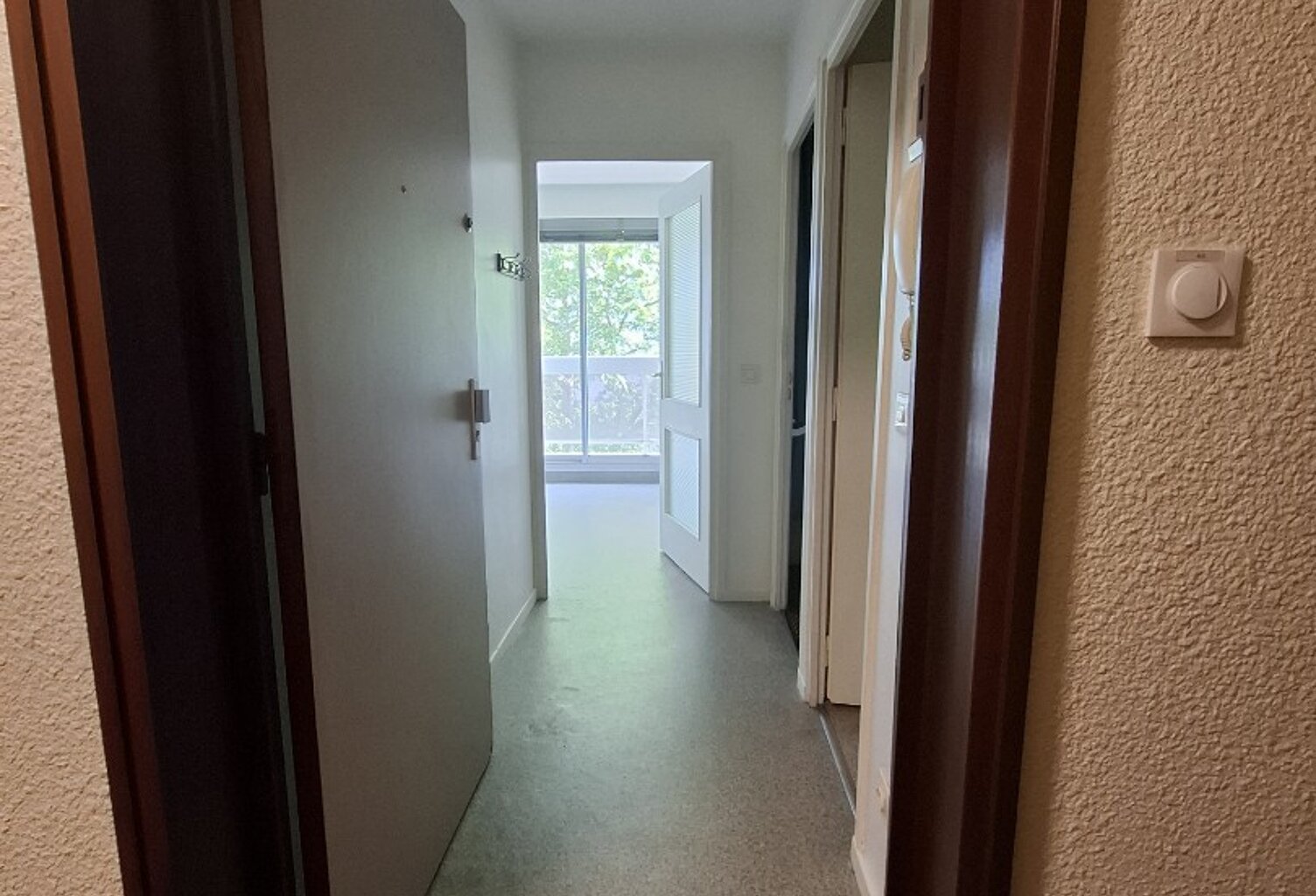 Location appartement 1 pièce 26 m² à Lyon 7 (69007) — photo 1