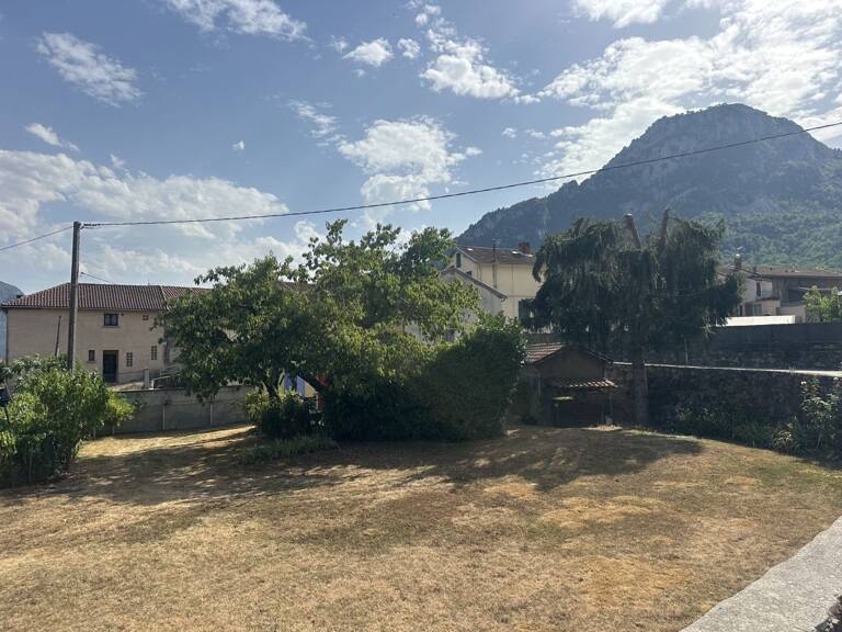 Terrain — photo 1