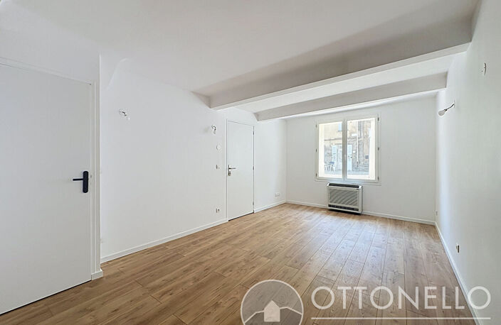 Appartement en souplex Roquebrune Sur Argens 4 pièces 75,20 m2 avec cour intérieure — photo 2