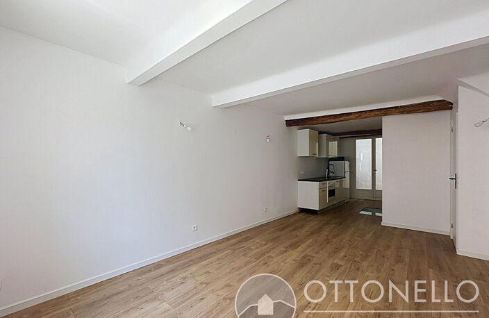 Appartement en souplex Roquebrune Sur Argens 4 pièces 75,20 m2 avec cour intérieure — photo 3