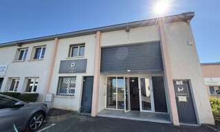 Commerce  394 m² à louer à Décines-Charpieu (69150)