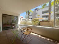 VENTE - PORT FREJUS II - APPARTEMENT 2 PIECES EN REZ DE CHAUSSEE — photo 4