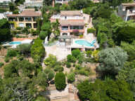VENTE - LES ISSAMBRES - VILLA VUE MER AVEC DEPENDANCES — photo 2