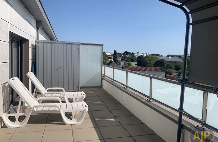 ST SEBASTIEN, T5 105 m² et 2 Garages — photo 2