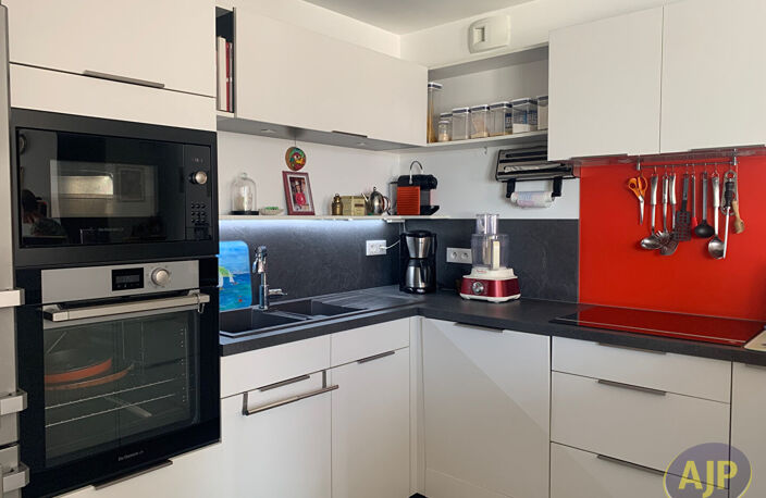ST SEBASTIEN, T5 105 m² et 2 Garages — photo 3