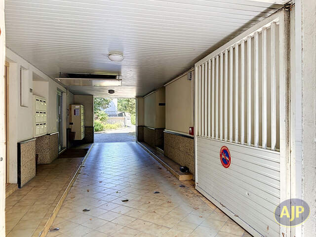 Garage  Fermé - 74, rue du Général BUAT -Nantes — photo du bien