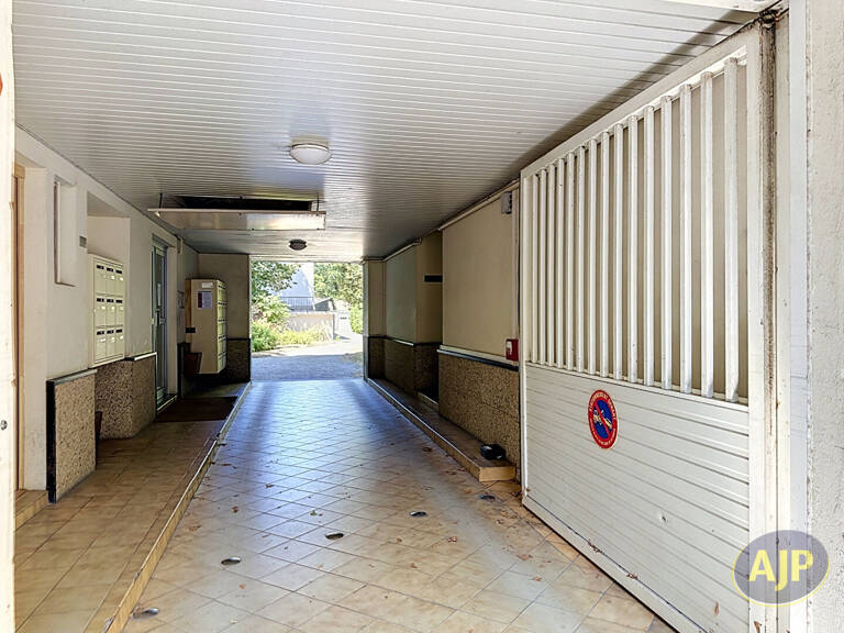 Garage  Fermé - 74, rue du Général BUAT -Nantes — photo 1