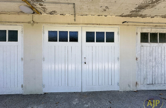 Garage  Fermé - 74, rue du Général BUAT -Nantes — photo 2
