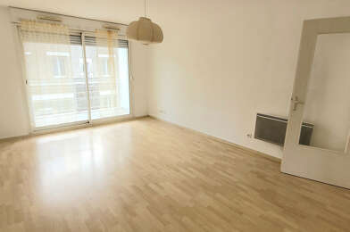 Appartement 3 pièces 819 €
