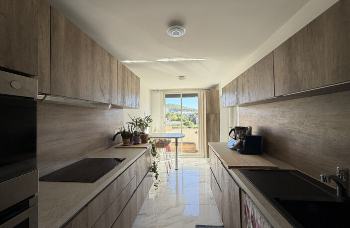 Magnifique duplex de 114m2 en dernier étage à l'allée des Pins 13009 — photo 4