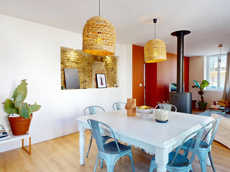 A deux pas du centre, très jolie rénovation, de cette maison de village de type 5 — photo 1