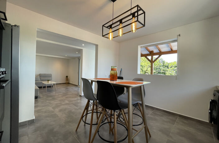 MAGNIFIQUE APPARTEMENT T4 MODERNE ENTIEREMENT MEUBLE PETIT-B — photo 4