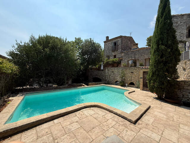 Saint Mathieu de Tréviers - Vieux village - Maison en pierre — photo du bien