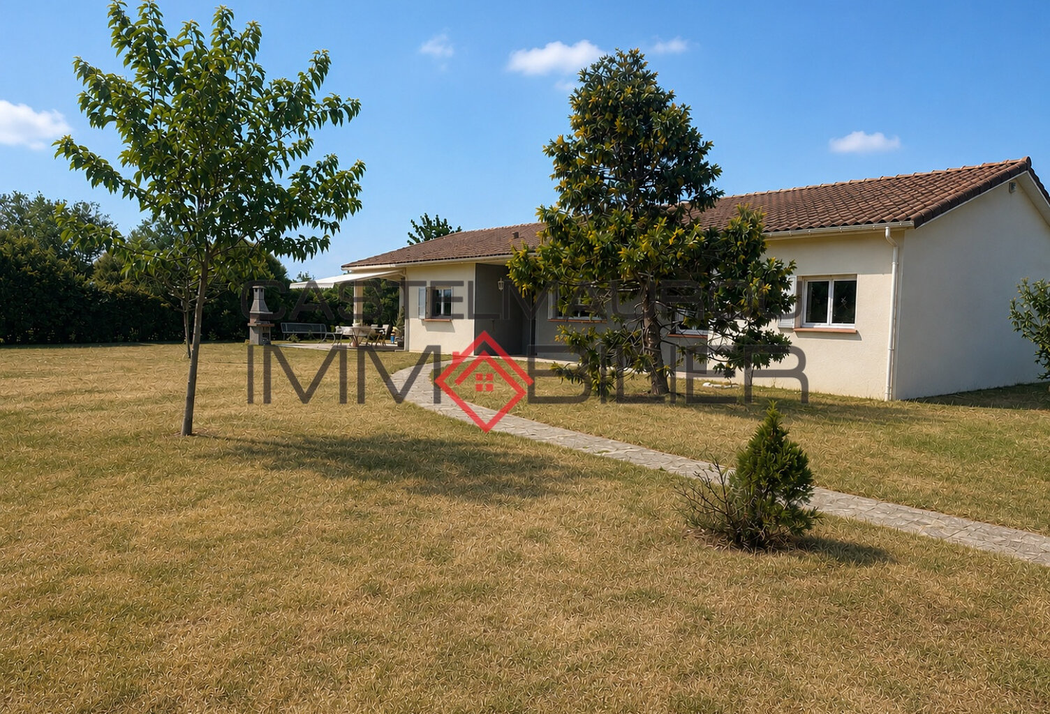 Maison de plain  pied T5 10 m2 sur 2000 m2 de parcelle — photo 1