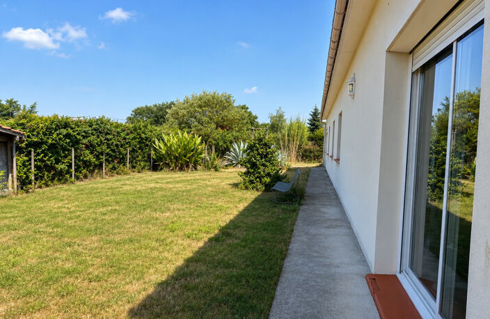 Maison de plain  pied T5 10 m2 sur 2000 m2 de parcelle — photo 3