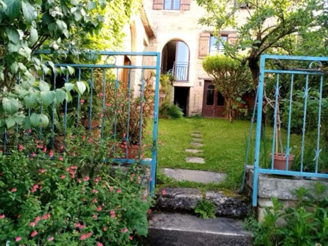 Belle maison de village de 265 m2 habitable avec piscine — photo du bien