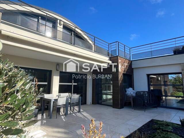 Maison d'architecte 231m2, sur 2289 m2 de terrain — photo du bien