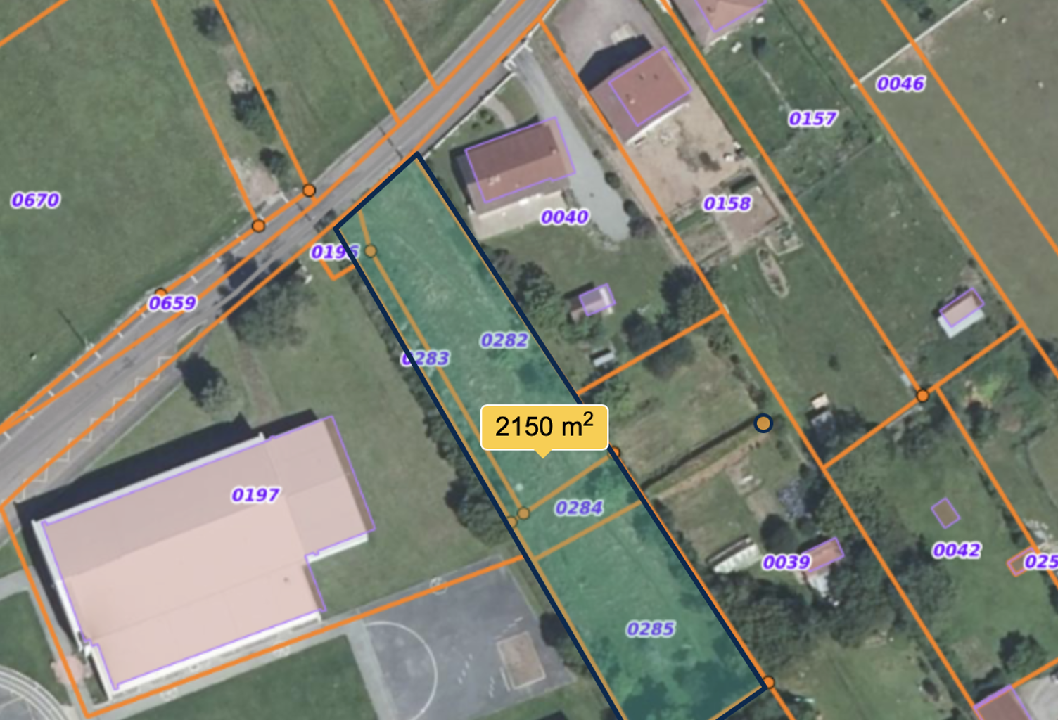 Vente terrain plat constructible de 2154 m2, non viabilisé, — photo 1