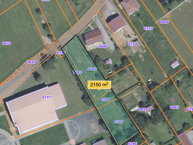 Vente terrain plat constructible de 2154 m2, non viabilisé, — photo 1