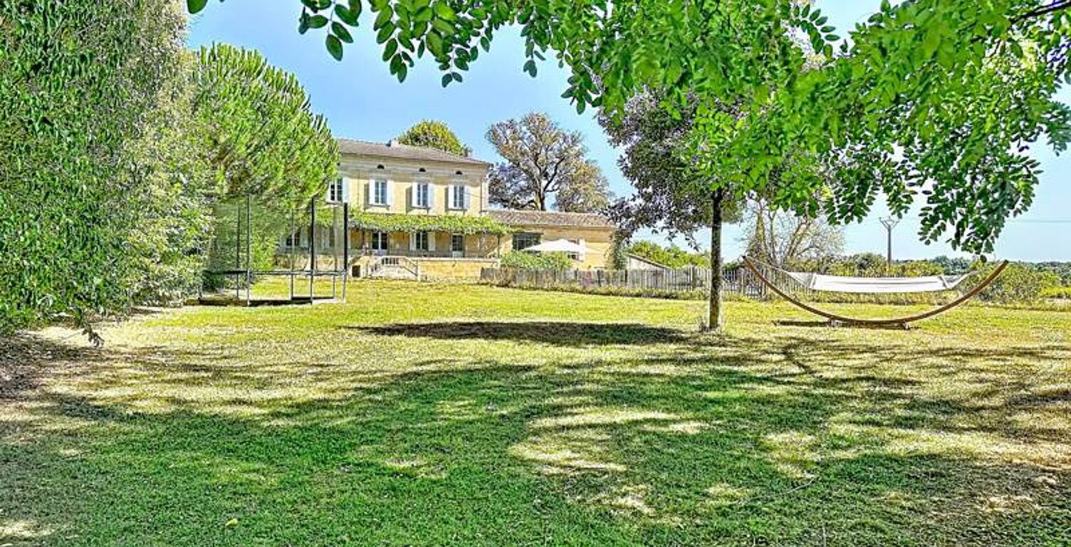 Maison en pierre de 8 pièces principales — photo 1