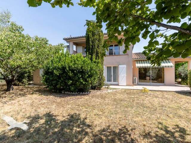 Villa de 5 pièces principales — photo du bien