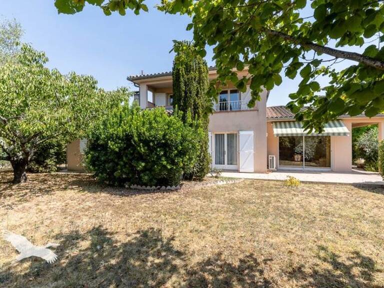 Villa de 5 pièces principales — photo 1