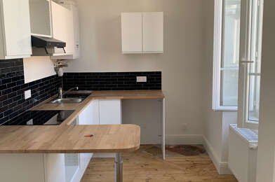 Appartement 3 pièces 735 €