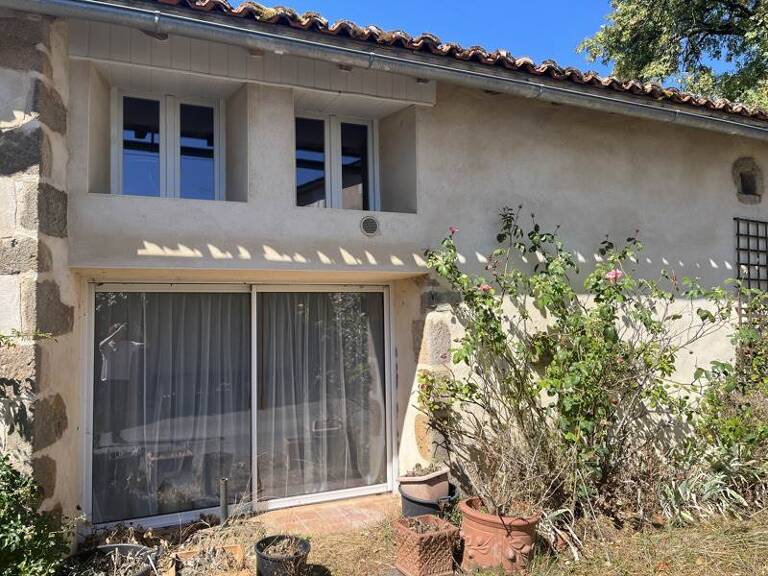 Maison en pierre de 3 pièces principales — photo 1