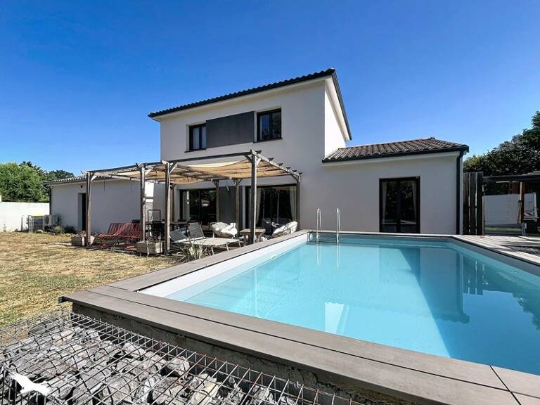 Villa de 5 pièces principales — photo 1