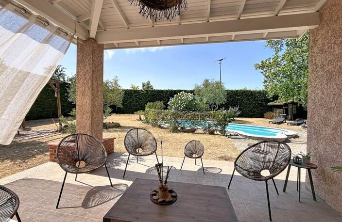 Villa de 6 pièces principales — photo 2